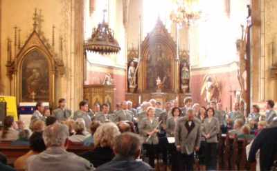 Žalovaná Kmochova hudba Kolín v květnu v Ovčárech. Foto - KhK