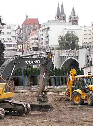 Geosan Beta staví v Mlýnské ulici bytový dům. Foto - Vláďa Sládek