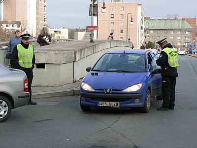 Dnes už strážníci hlídkovat u Masarykova mostu nemusí. Foto - archiv Presu